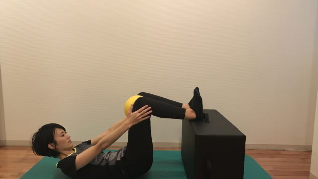 90-90カールアップ